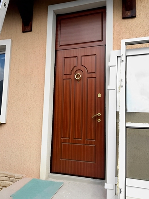 Дверь МДФ с верхней фрамугой